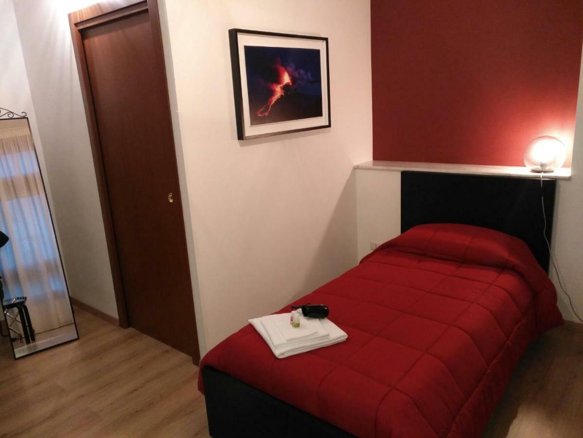 Tosca B&B カターニア エクステリア 写真